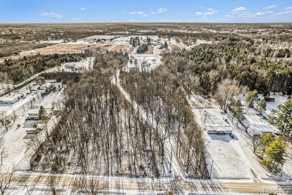5375 Oleksyn Road Flint, MI 48504 - Photo 5 of 39