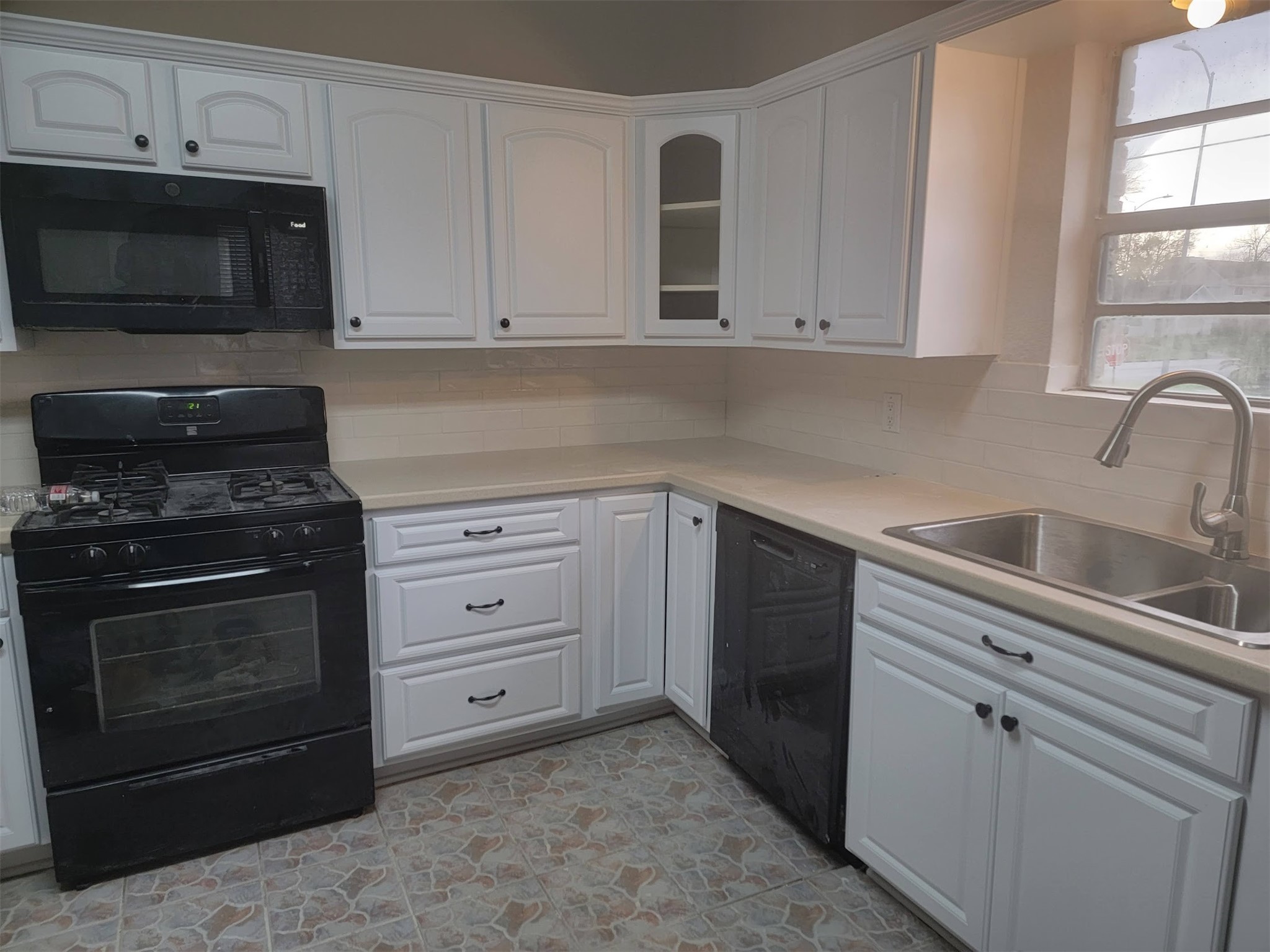 2601 Wheeler Avenue Houston, TX 77004 - Photo 13 of 47 2601 (downstairs) Kitchen rehab conpketed Marh 2023