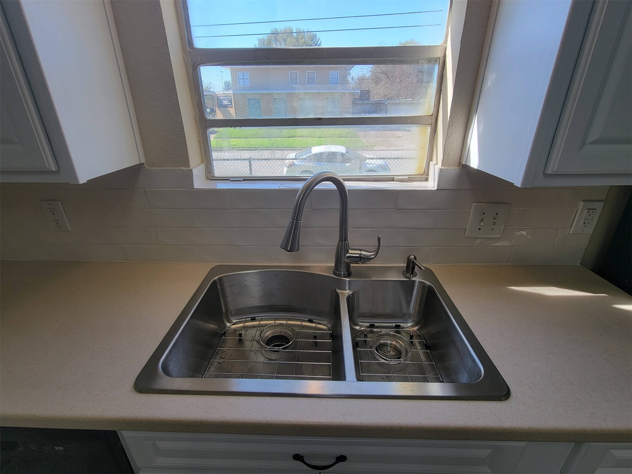 2601 Wheeler Avenue Houston, TX 77004 - Photo 14 of 47 2601 (downstairs) sink replaced March 2023