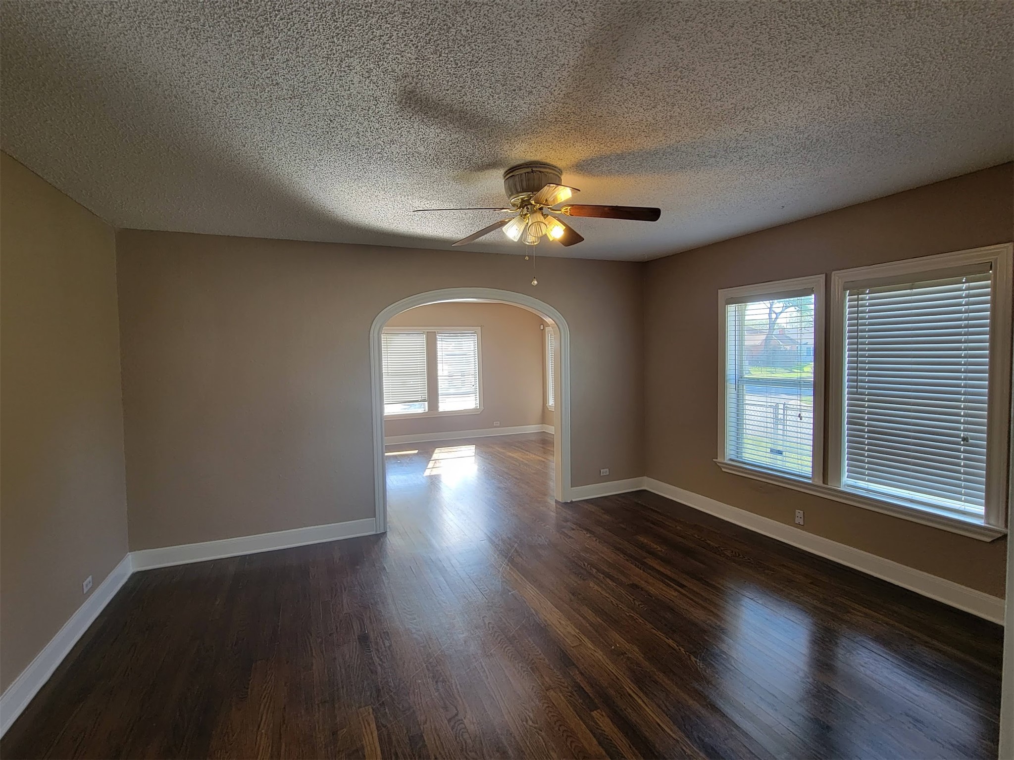 2601 Wheeler Avenue Houston, TX 77004 - Photo 23 of 47 2601 (Downstairs) Formal Dining towards Formal Living