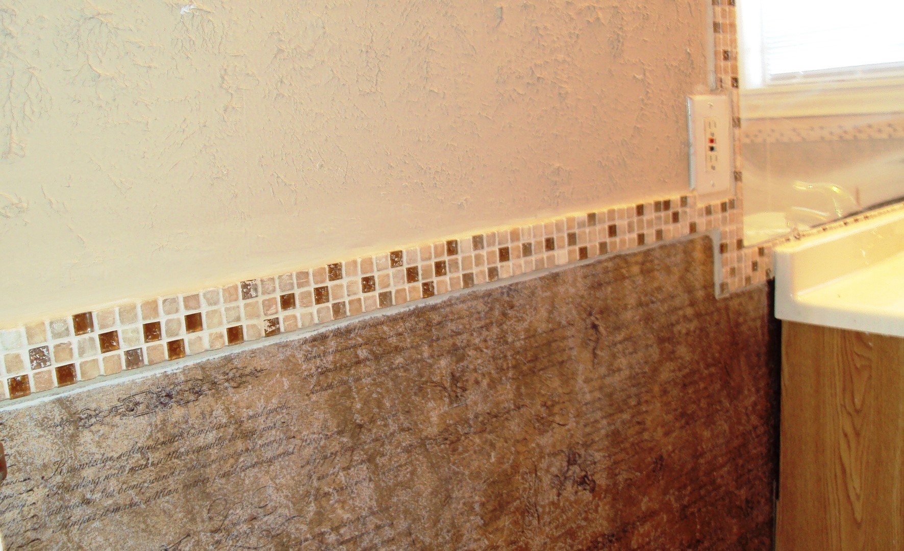 2601 Wheeler Avenue Houston, TX 77004 - Photo 28 of 47 2603 Bath mosaic trim