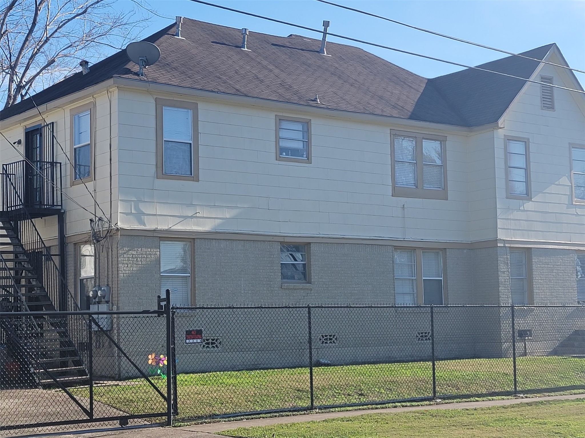 2601 Wheeler Avenue Houston, TX 77004 - Photo 31 of 47 Perimeter cyclone fence recently added