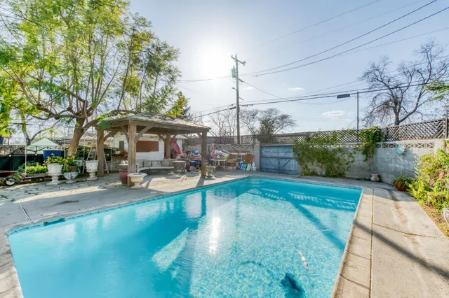 $550,000 | 845 North Van Ness Avenue, Fresno, CA 93728