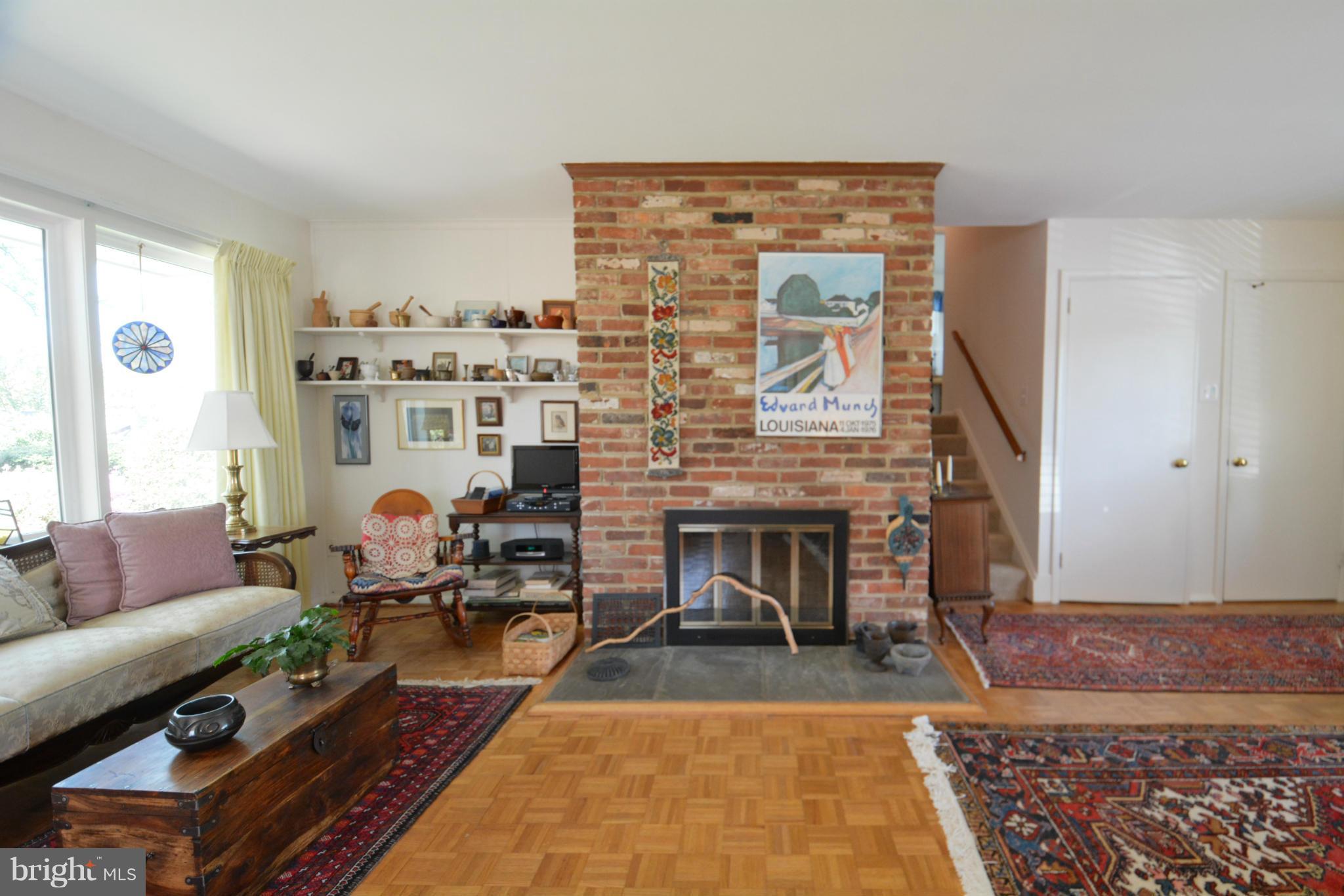 7515 Axton Street Springfield, VA 22151 - Photo 4 of 30 Living Room