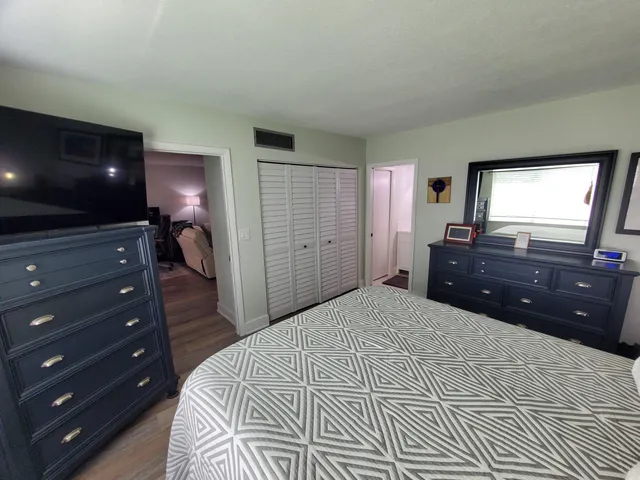 $304,999 | 1600 Northeast Dixie Highway, Unit 9102, Jensen Beach, FL 34957