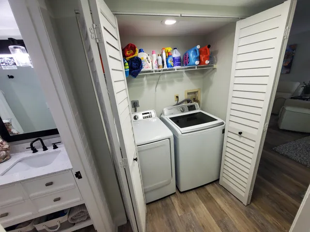 $304,999 | 1600 Northeast Dixie Highway, Unit 9102, Jensen Beach, FL 34957