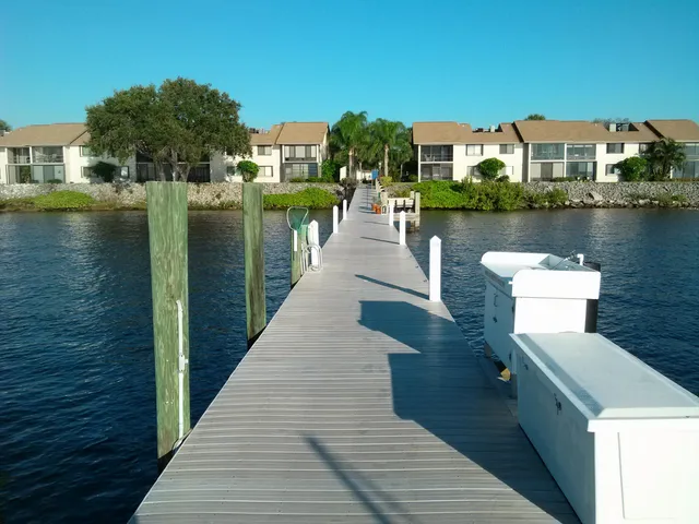 $304,999 | 1600 Northeast Dixie Highway, Unit 9102, Jensen Beach, FL 34957