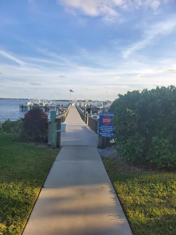 $304,999 | 1600 Northeast Dixie Highway, Unit 9102, Jensen Beach, FL 34957