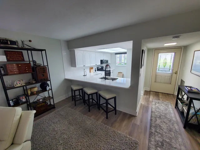 $304,999 | 1600 Northeast Dixie Highway, Unit 9102, Jensen Beach, FL 34957