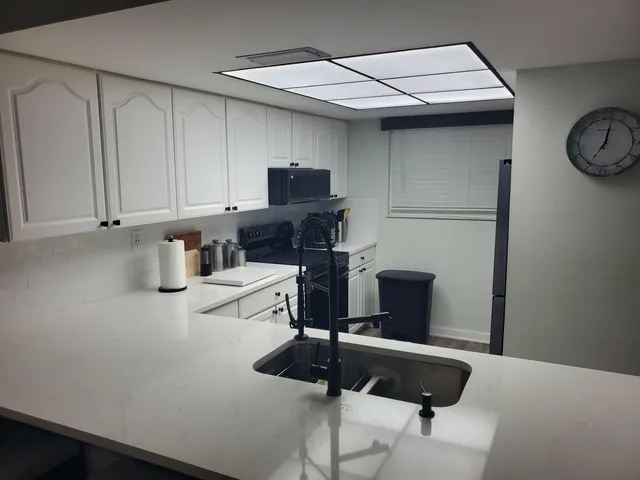 $304,999 | 1600 Northeast Dixie Highway, Unit 9102, Jensen Beach, FL 34957