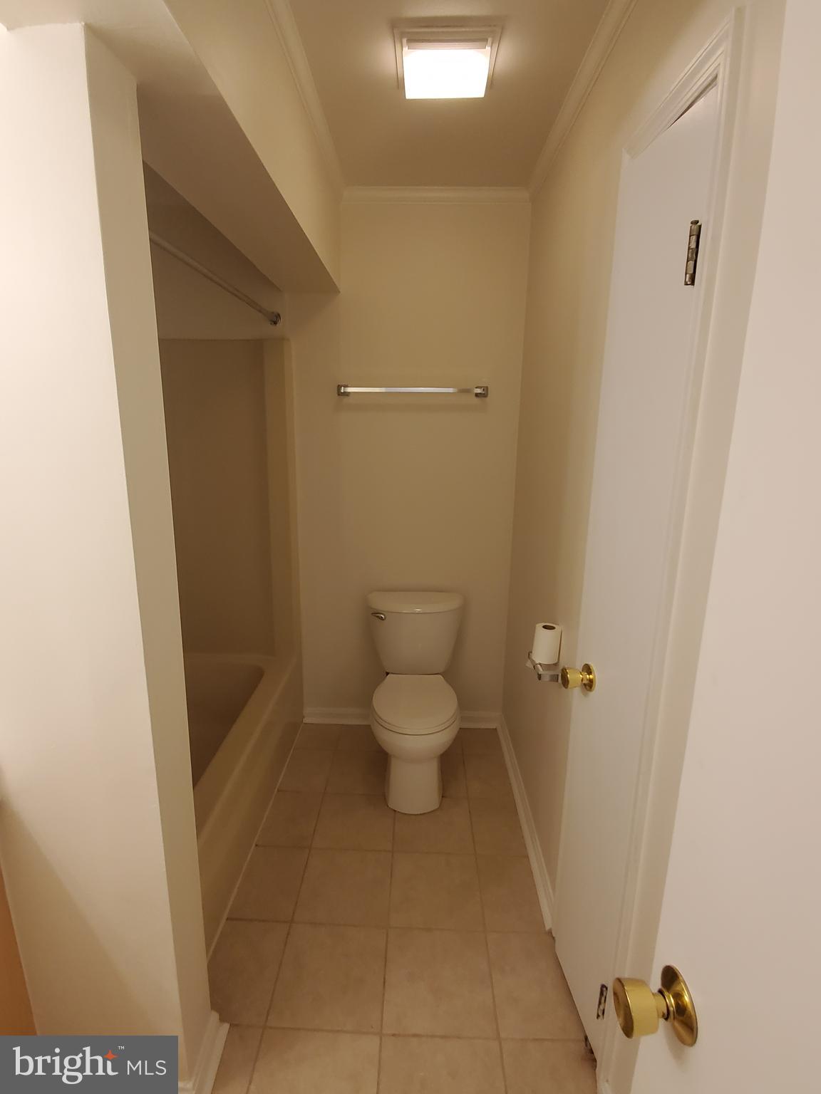 2016 Brunt Street Baltimore, MD 21217 - Photo 13 of 22 Bathroom View