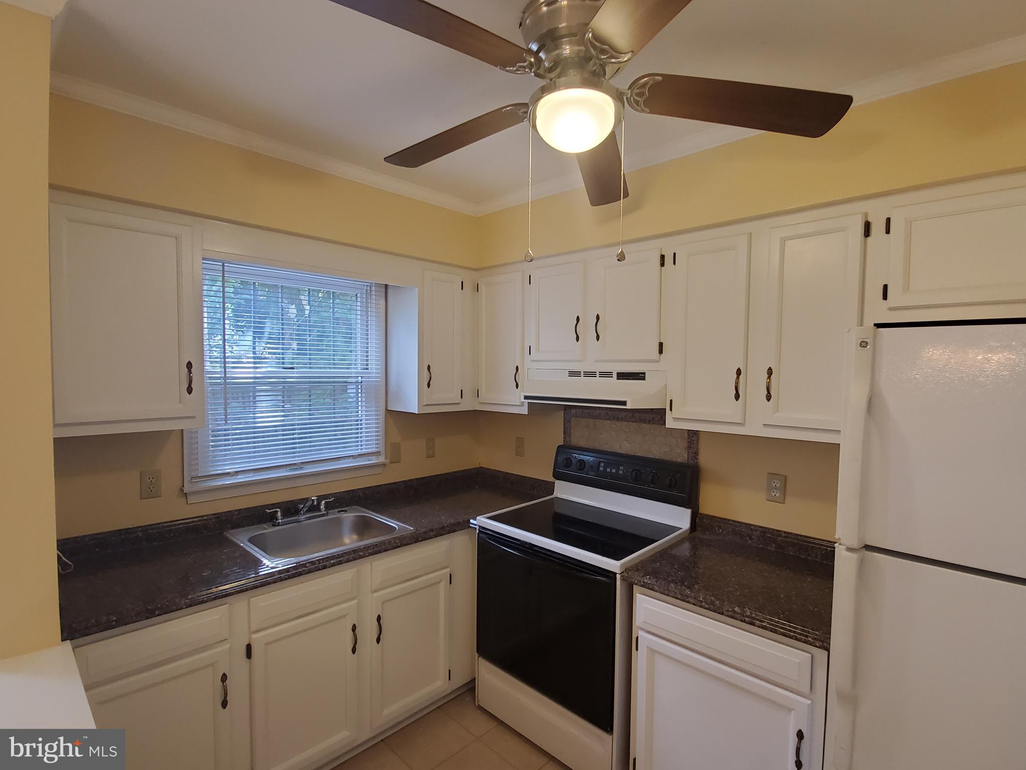2016 Brunt Street Baltimore, MD 21217 - Photo 7 of 22 Kitchen View
