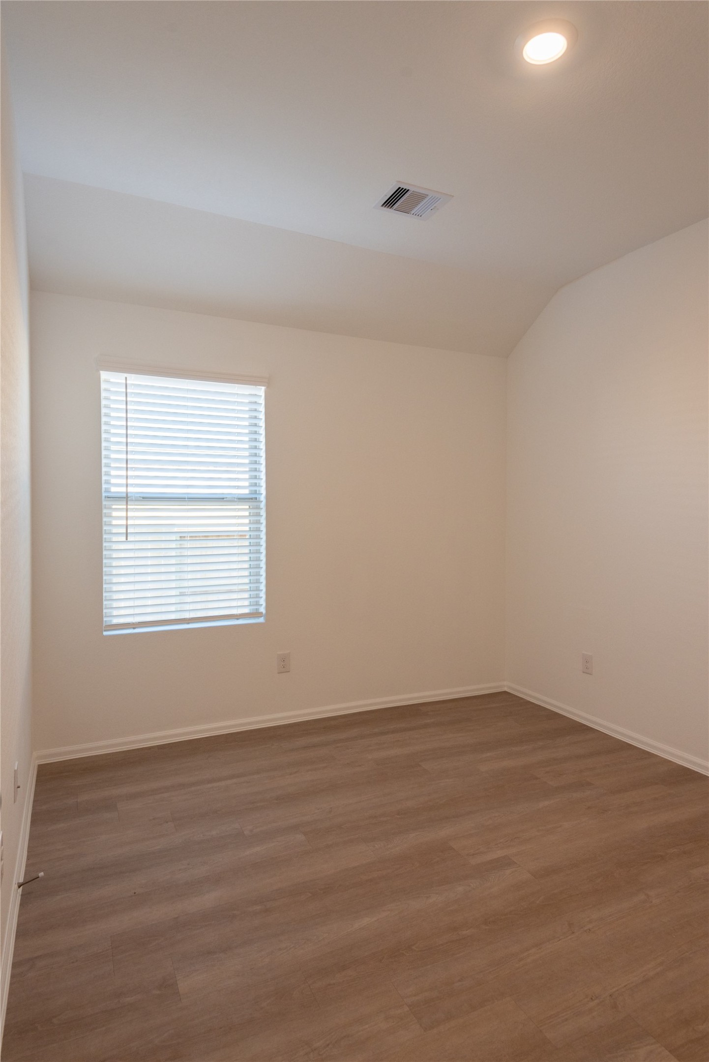 5311 Winding Strm Drive Rosenberg, TX 77469 - Photo 11 of 16 Secondary bedroom