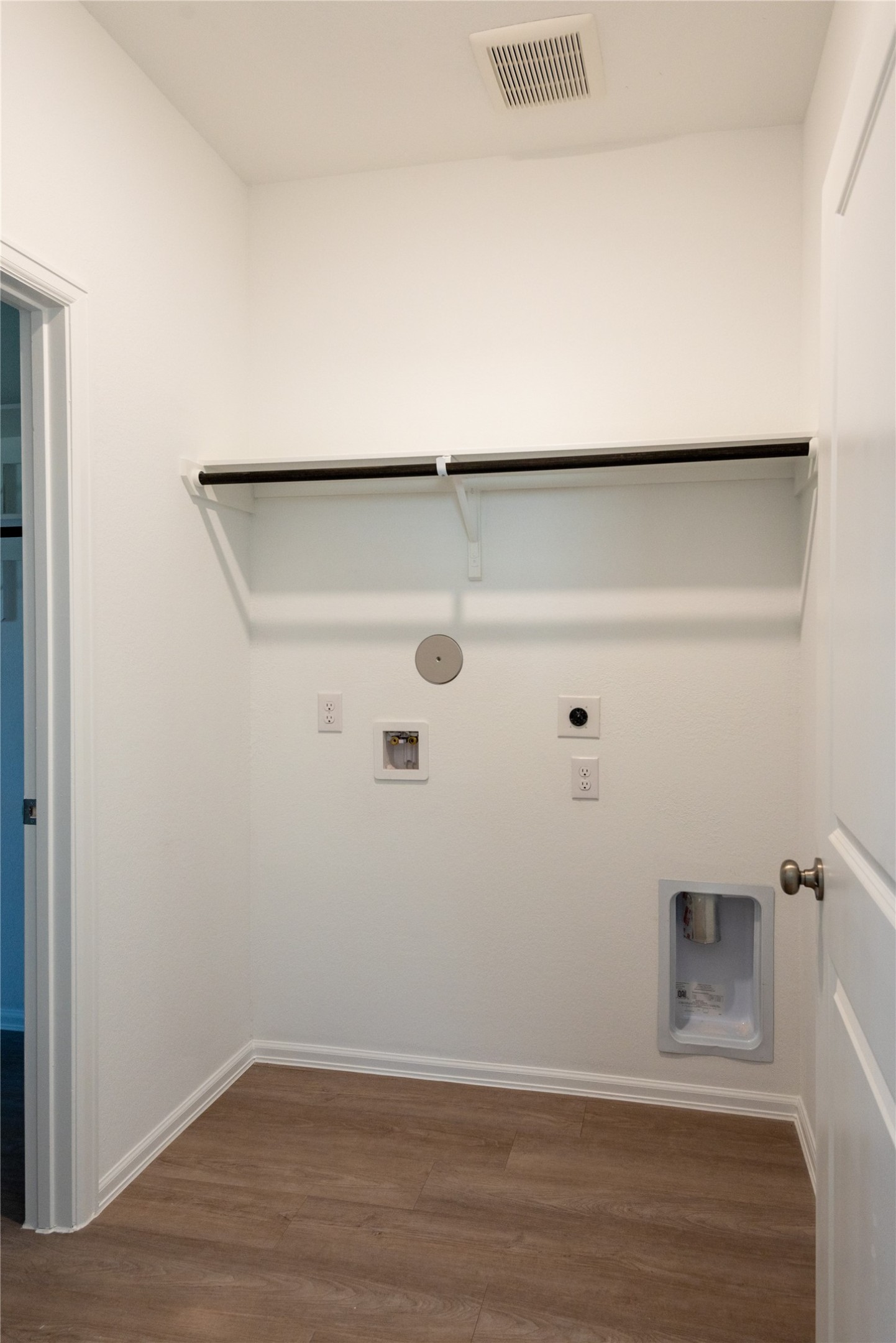 5311 Winding Strm Drive Rosenberg, TX 77469 - Photo 10 of 16 Utility Room