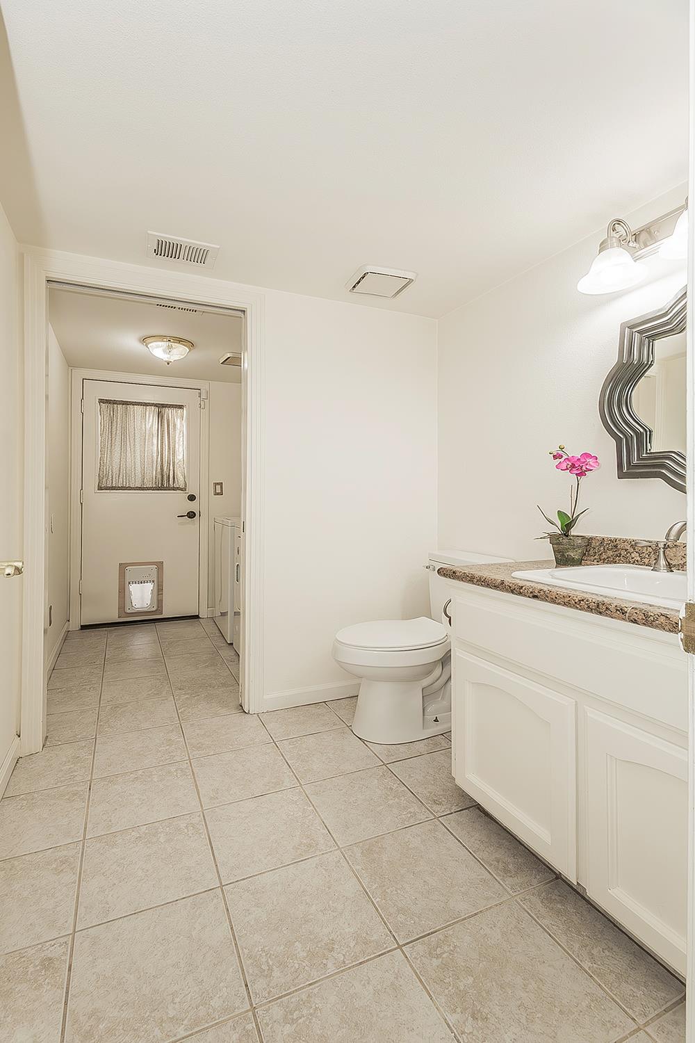 837 East Buckhill Road Fresno, CA 93720 - Photo 18 of 55