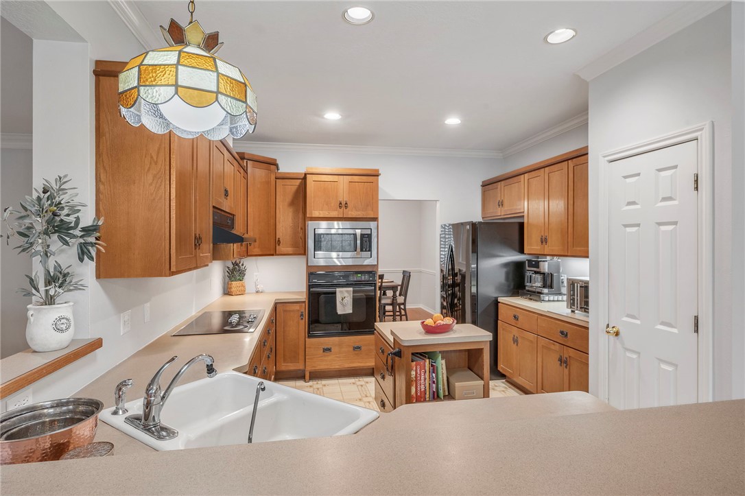 1007 Falcon Circle College Station, TX 77845 - Photo 11 of 38