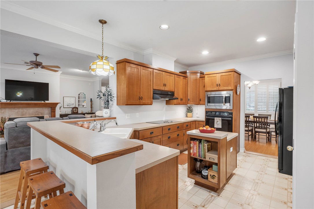 1007 Falcon Circle College Station, TX 77845 - Photo 8 of 38