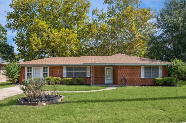 $289,000 | 2107 Wayside Drive, Brenham, TX 77833