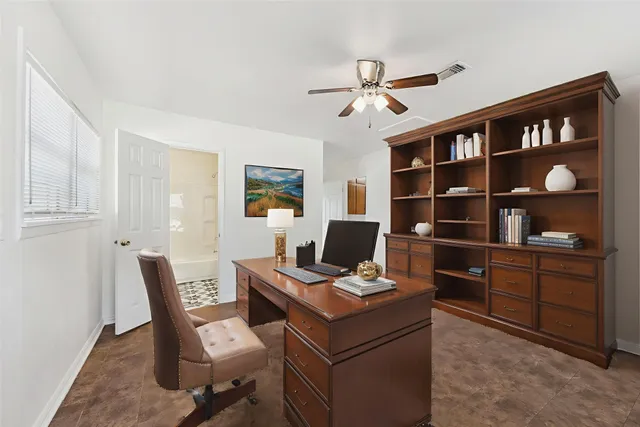 $289,000 | 2107 Wayside Drive, Brenham, TX 77833