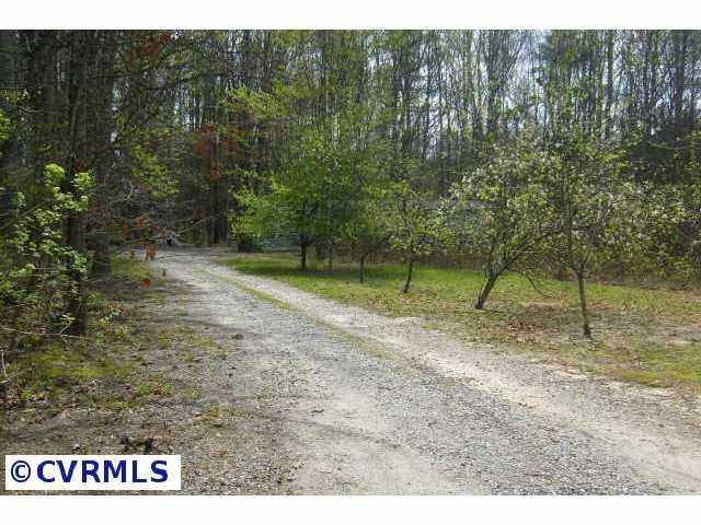 8841 South Genito Road Jetersville, VA 23083 - Photo 2 of 6 Gallery Image 2