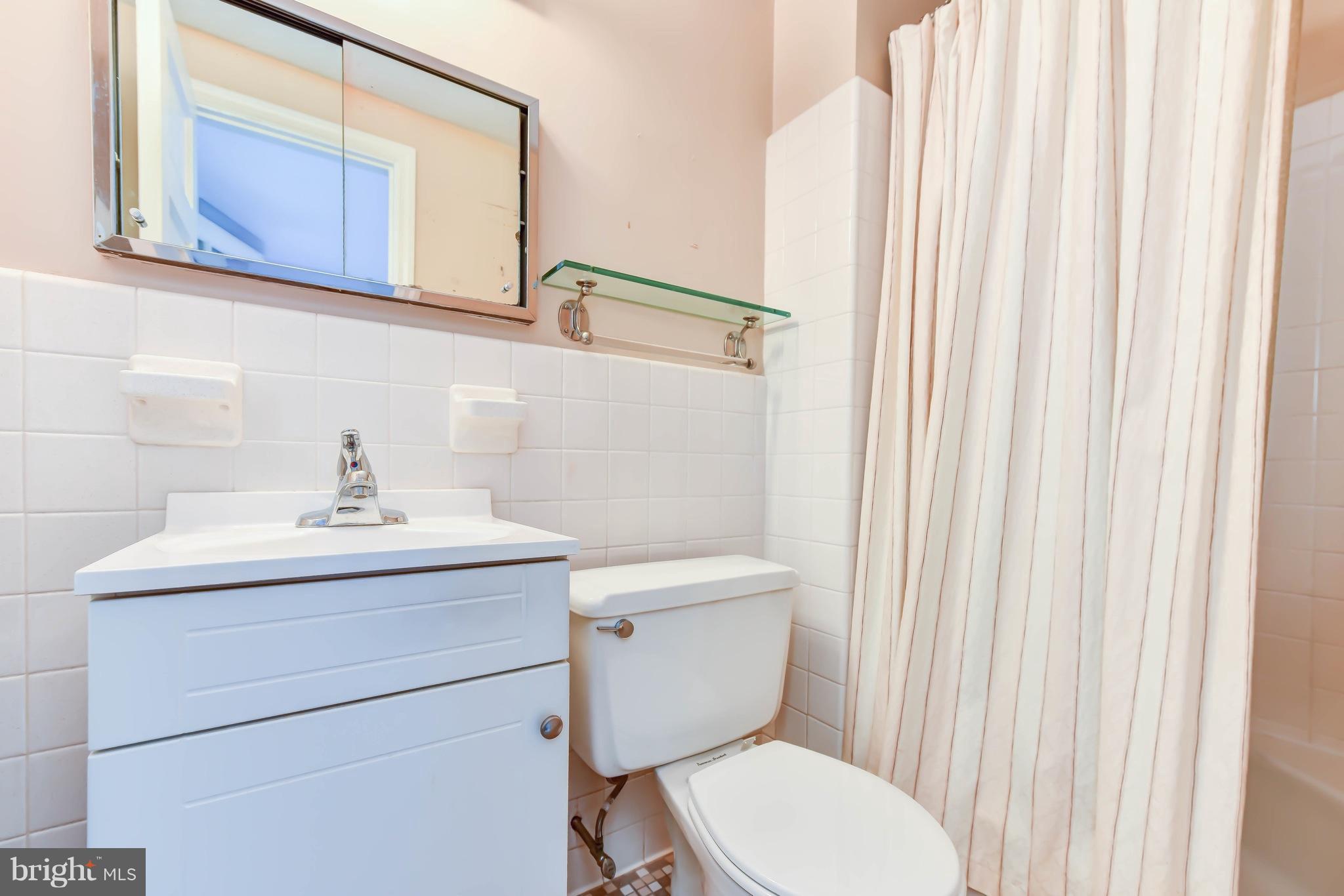 3009 Russell Road Alexandria, VA 22305 - Photo 14 of 30 Full bath on main level