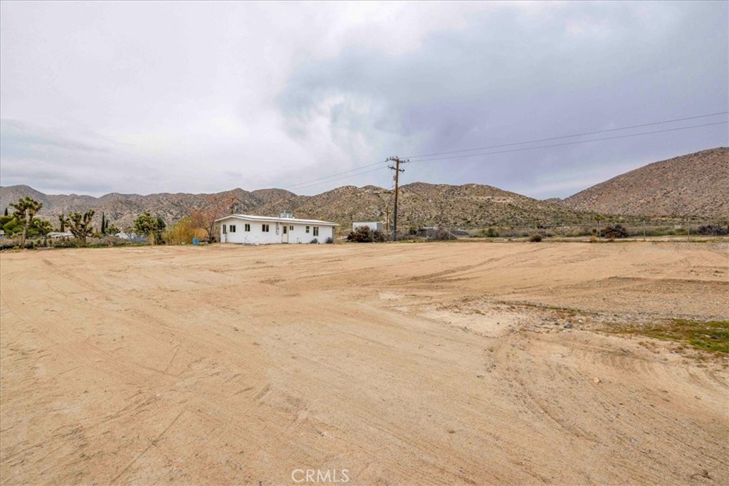 57726 Starlight Mesa Road Yucca Valley, CA 92284 - Photo 67 of 75 a view of lake with mountain