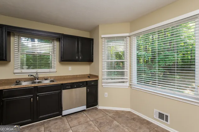 $1,560 | 294 Oak Landing Circle, Douglasville, GA 30134