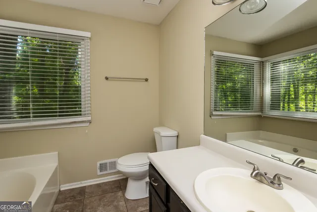 $1,560 | 294 Oak Landing Circle, Douglasville, GA 30134