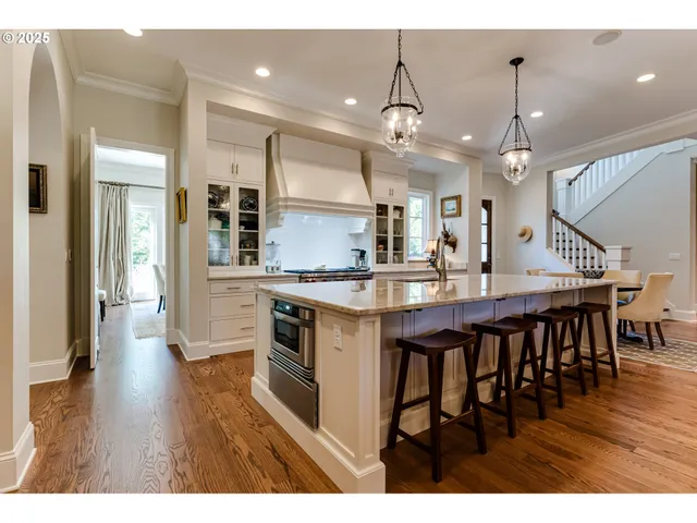 $3,200,000 | 2628 Edgewater Drive, Eugene, OR 97401