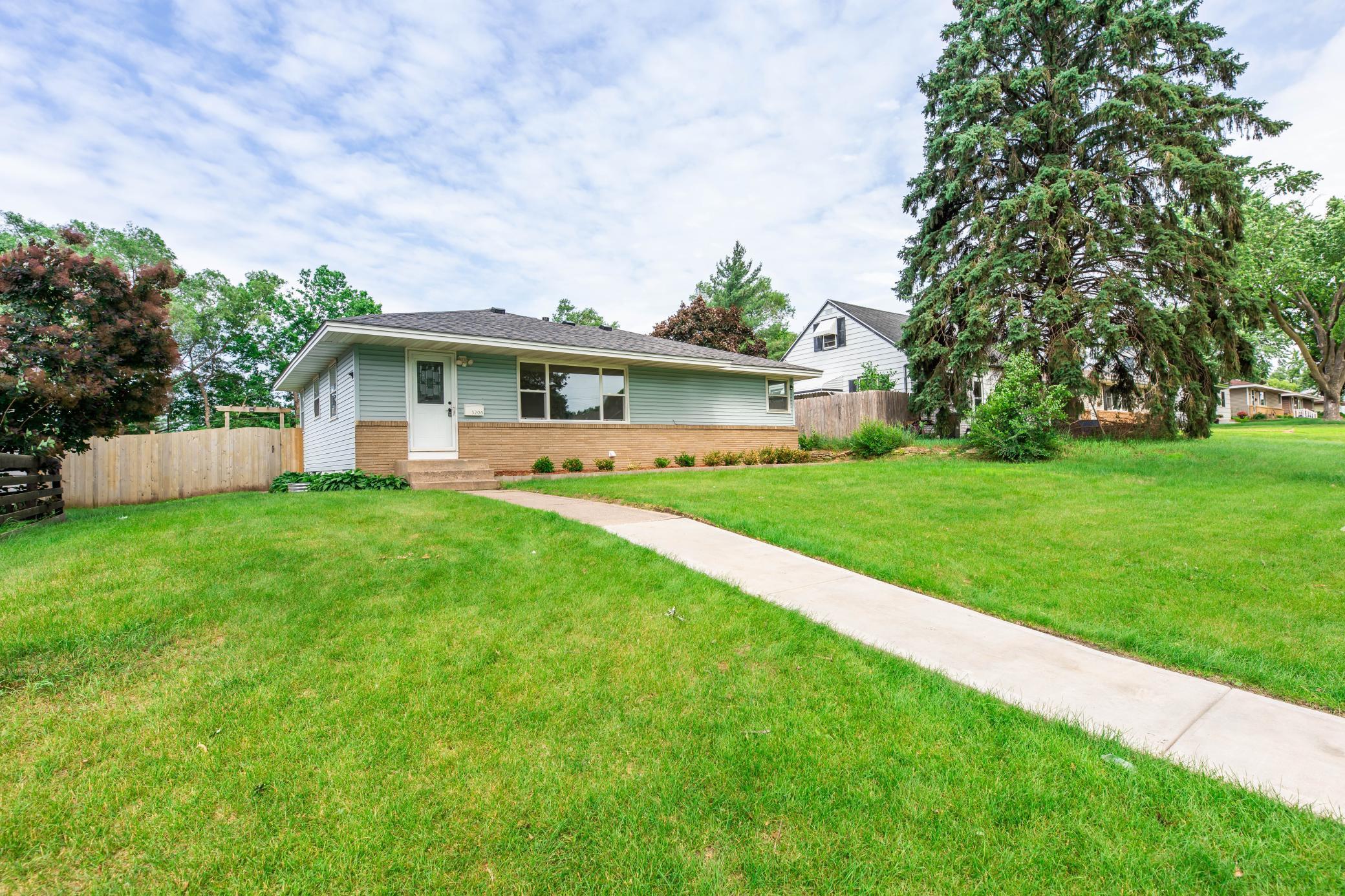 5206 7th St Northeast  