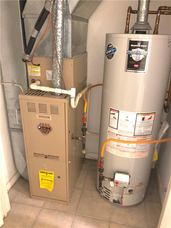 211 Adams Pointe Boulevard, Unit 10 Mars, PA 16046 - Photo 31 of 33 a utility room with dryer and washer