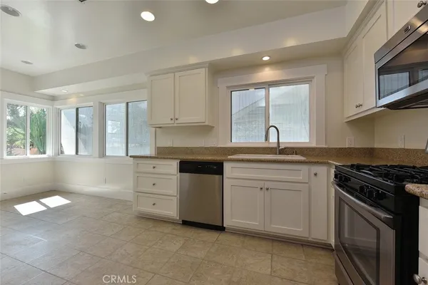$3,500 | 470 West Center Street, Covina, CA 91723