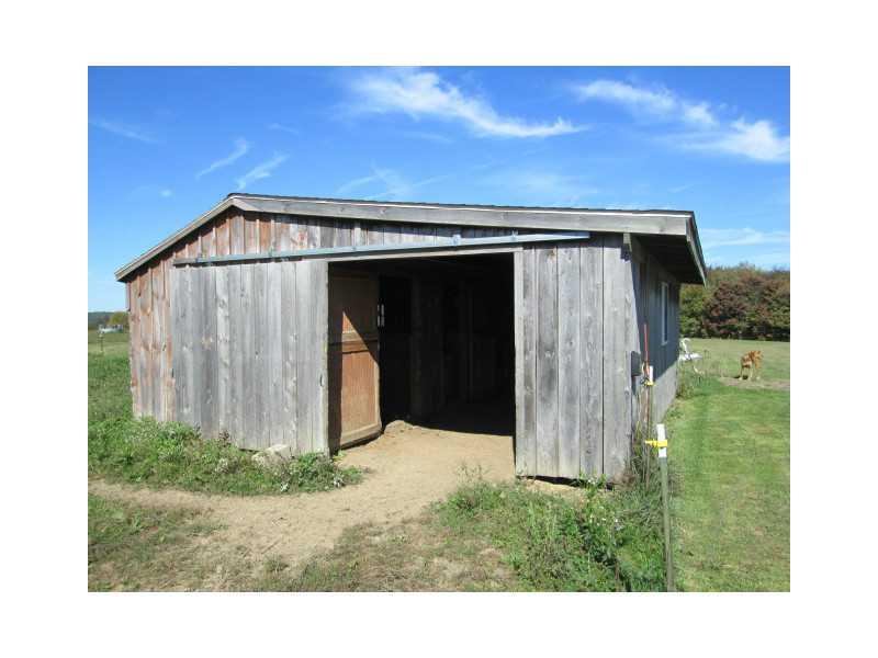 489 Sgro's Road Dayton, PA 16222 - Photo 15 of 15 Stable/Barn. Run in end of the building.