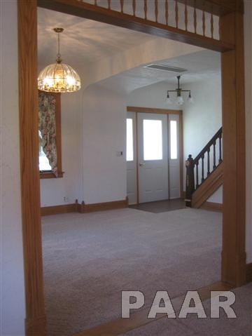 807 South Locust Street Delavan, IL 61734 - Photo 4 of 16 Gallery Image 4