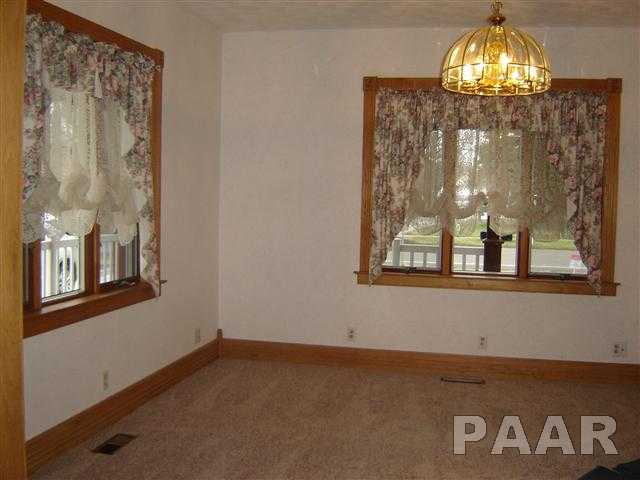 807 South Locust Street Delavan, IL 61734 - Photo 5 of 16 Gallery Image 5