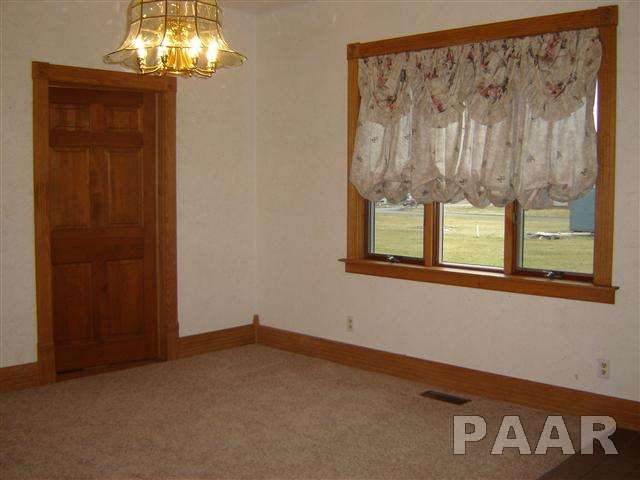 807 South Locust Street Delavan, IL 61734 - Photo 7 of 16 Gallery Image 7