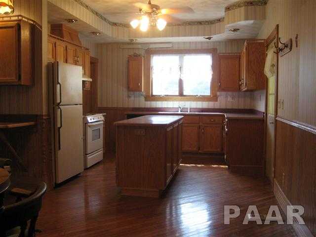 807 South Locust Street Delavan, IL 61734 - Photo 9 of 16 Gallery Image 9