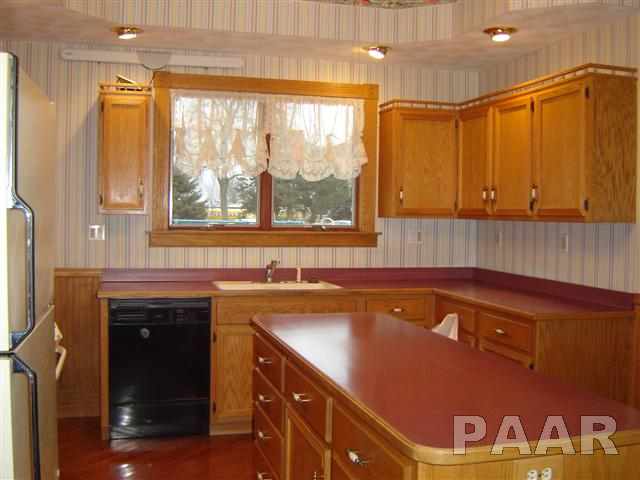 807 South Locust Street Delavan, IL 61734 - Photo 10 of 16 Gallery Image 10