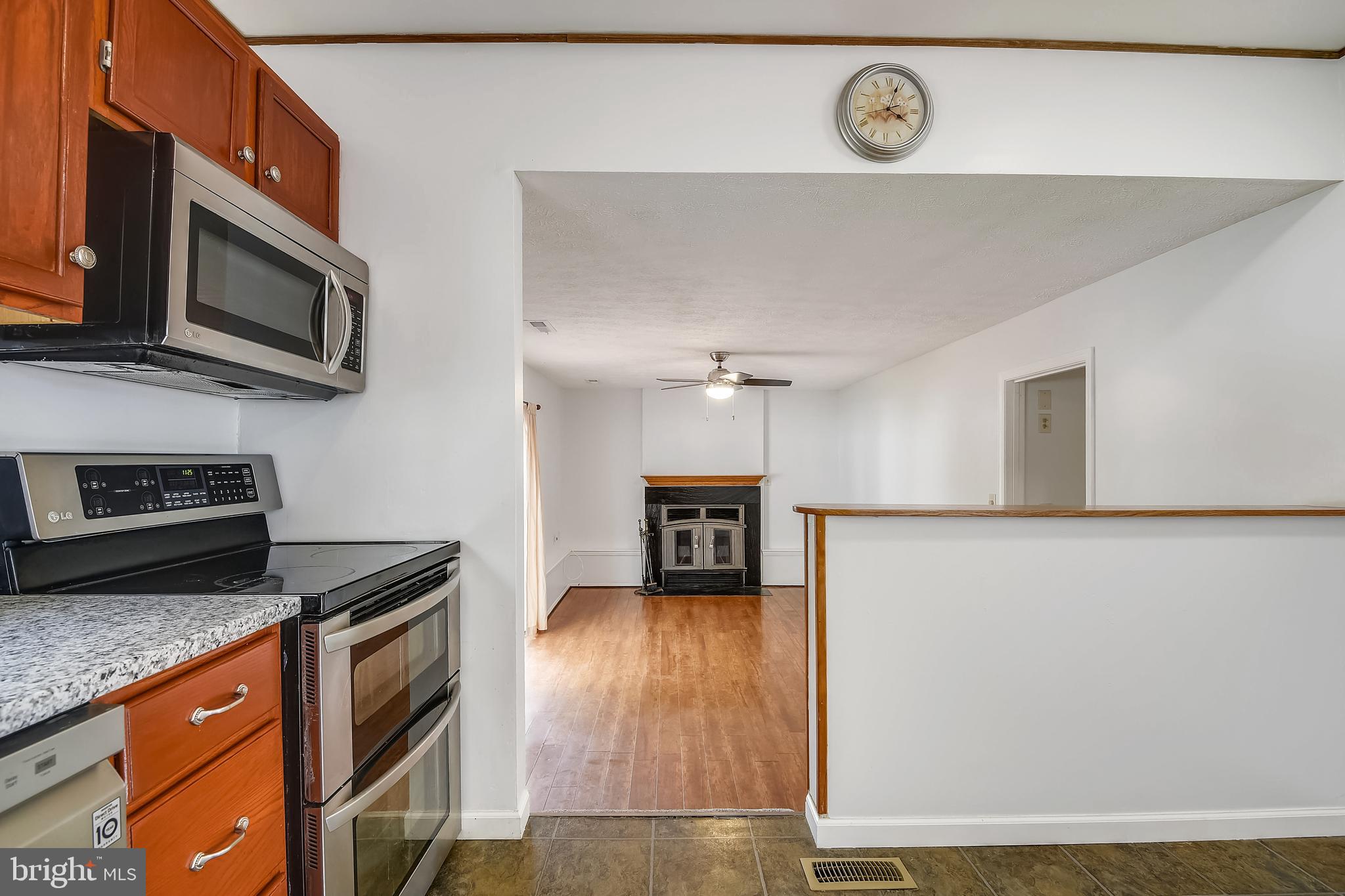 7112 Oliver Beach Road Baltimore, MD 21220 - Photo 11 of 35