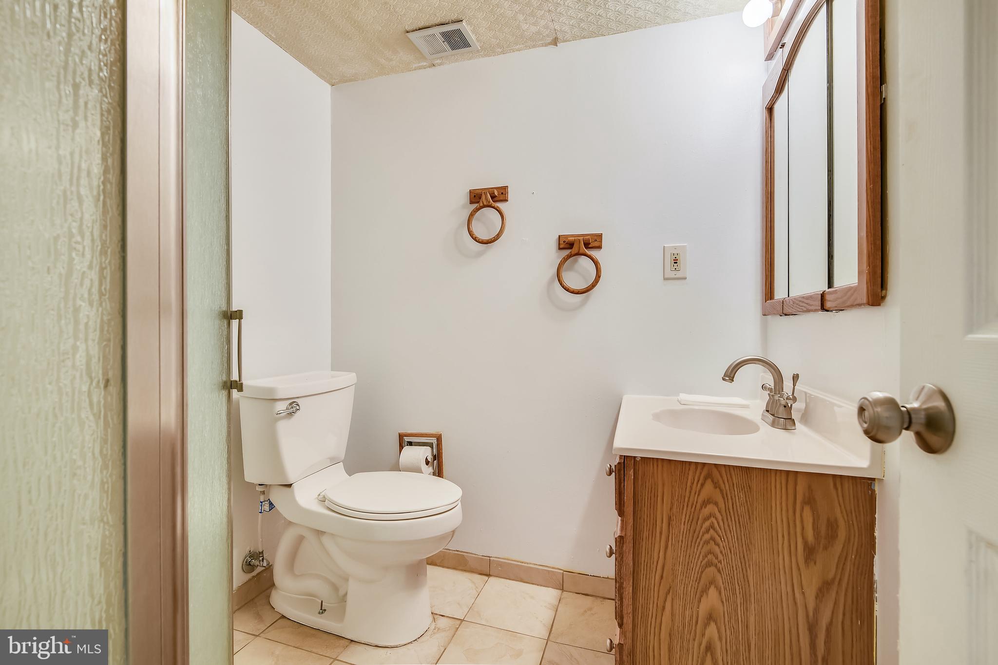 7112 Oliver Beach Road Baltimore, MD 21220 - Photo 31 of 35