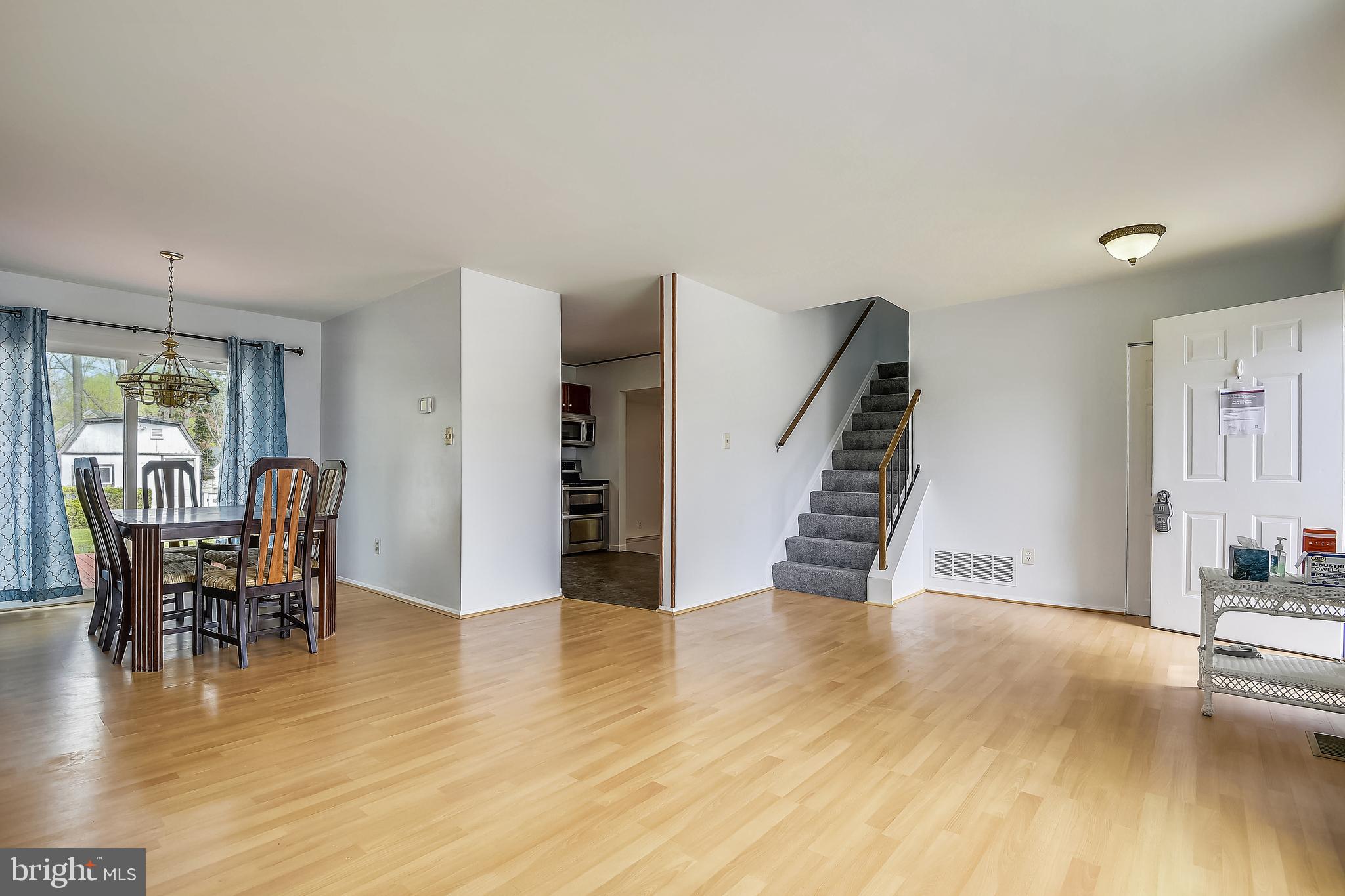 7112 Oliver Beach Road Baltimore, MD 21220 - Photo 5 of 35