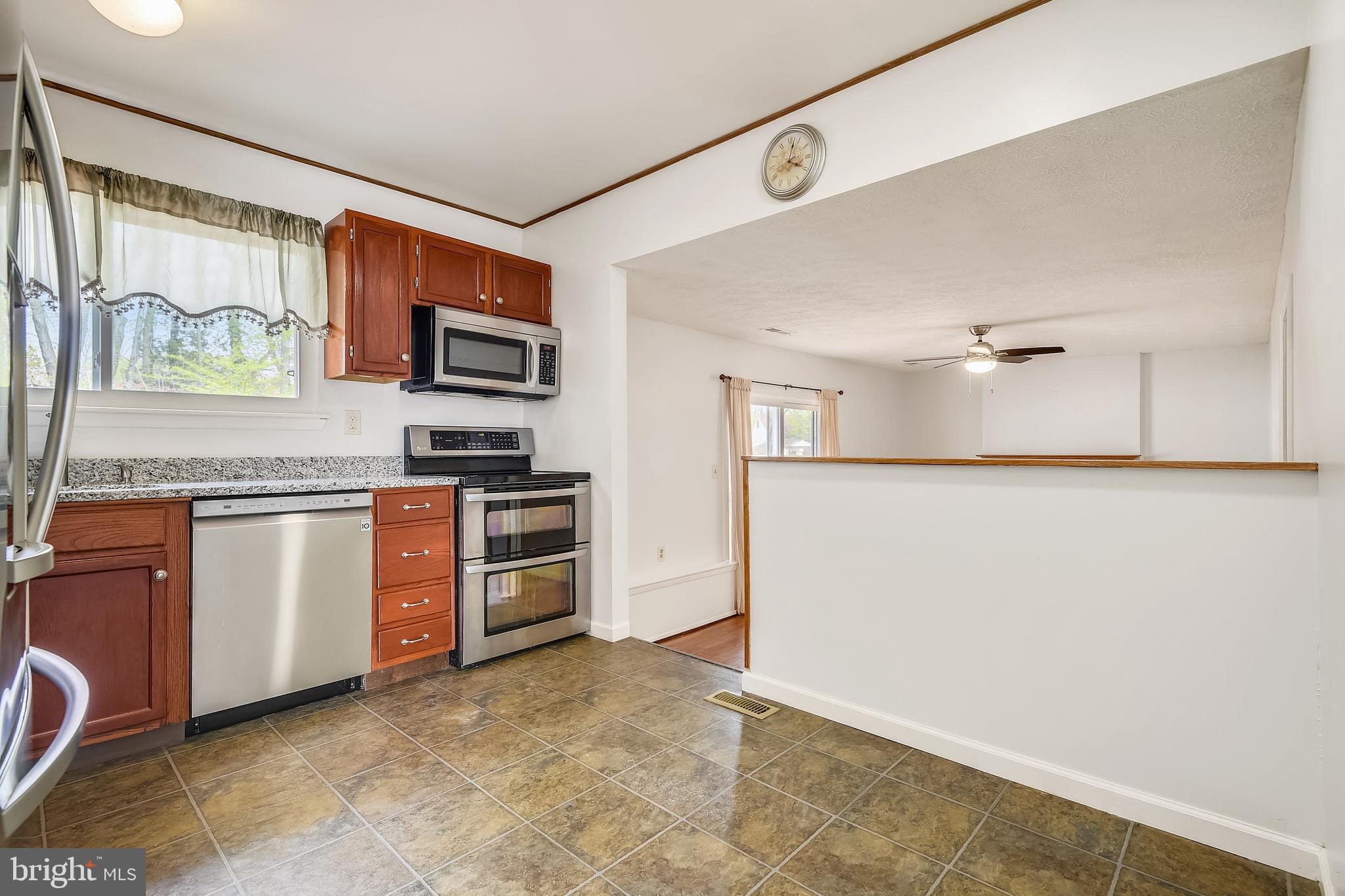 7112 Oliver Beach Road Baltimore, MD 21220 - Photo 8 of 35