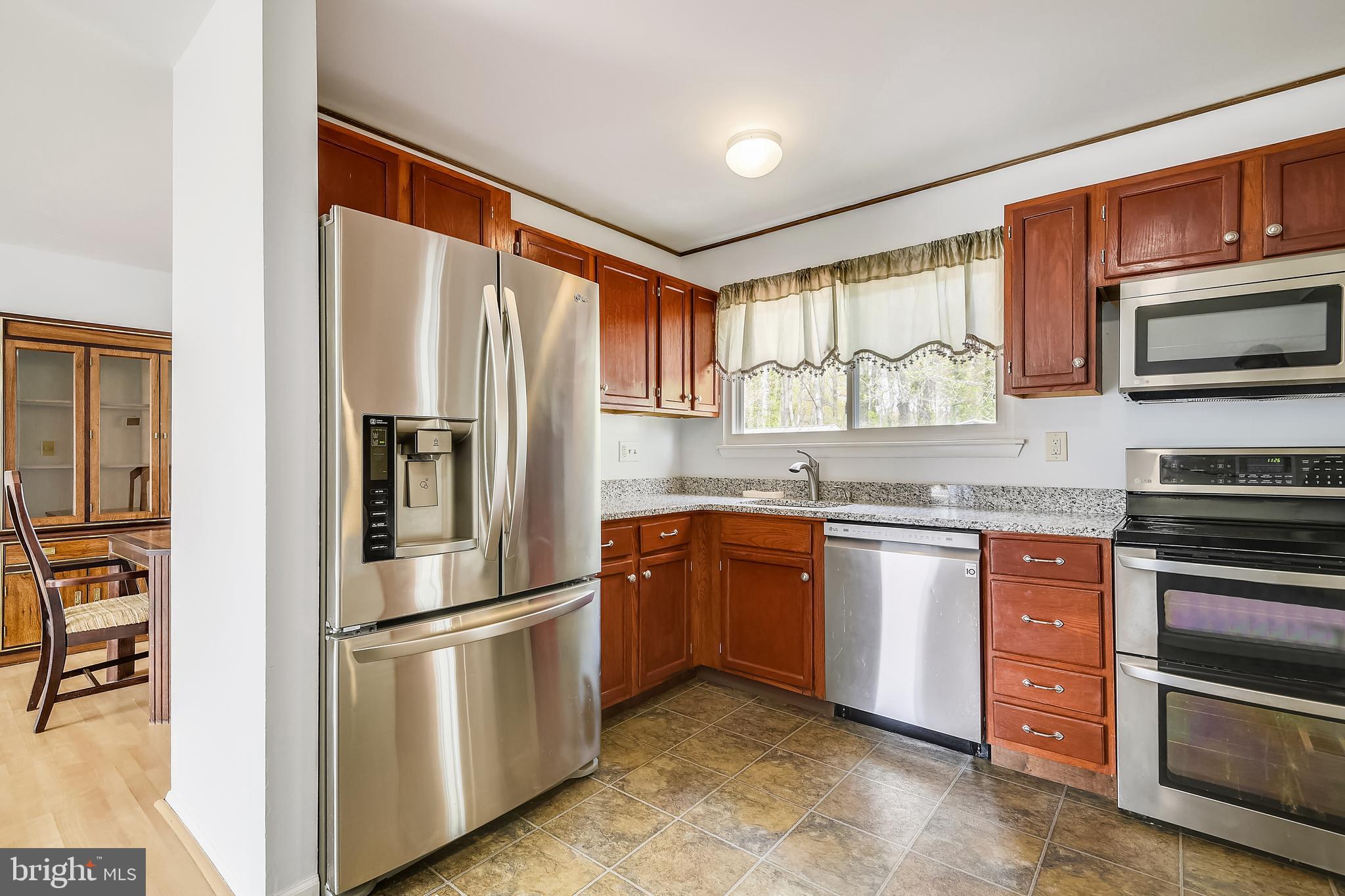 7112 Oliver Beach Road Baltimore, MD 21220 - Photo 9 of 35