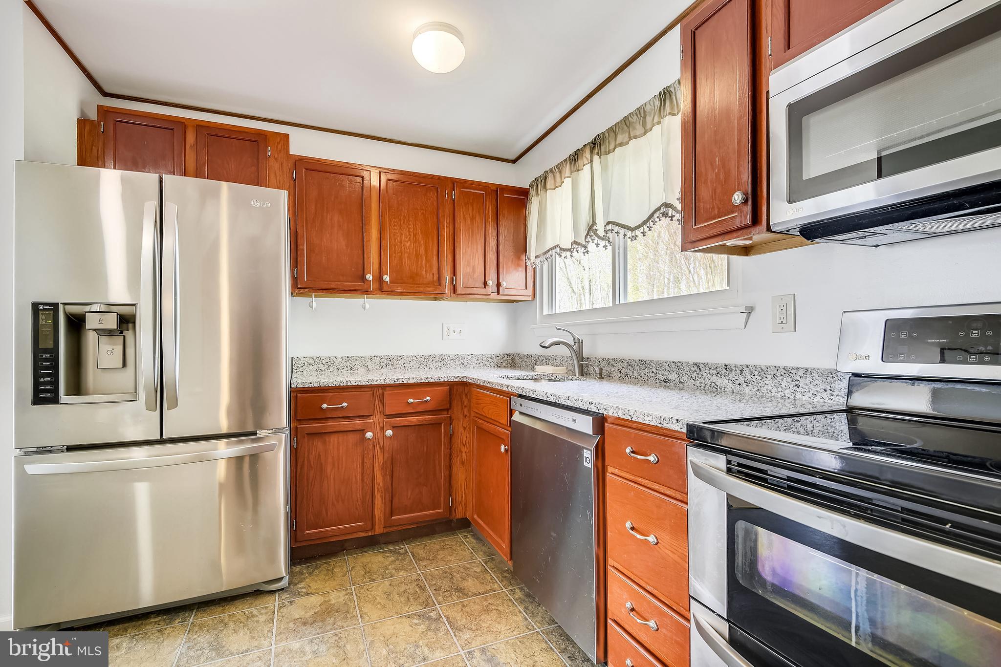 7112 Oliver Beach Road Baltimore, MD 21220 - Photo 10 of 35