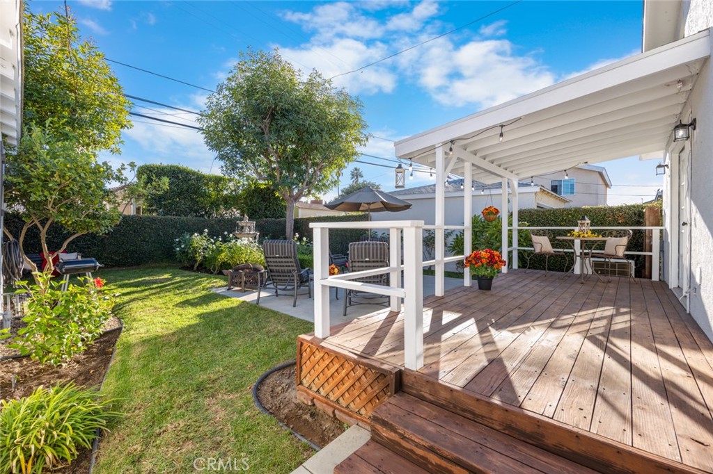 520 West 37th Street Long Beach, CA 90806 - Photo 21 of 50 a view of house with swimming pool outdoor seating area