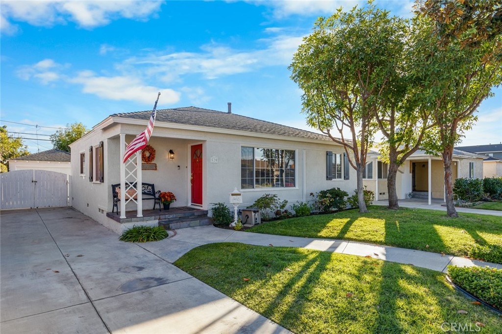 520 West 37th Street Long Beach, CA 90806 - Photo 42 of 50 a view of a house with swimming pool and porch with furniture