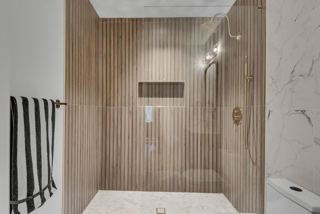 2362 Greenglade Road Northeast Atlanta, GA 30345 - Photo 38 of 39 a view of a bathroom