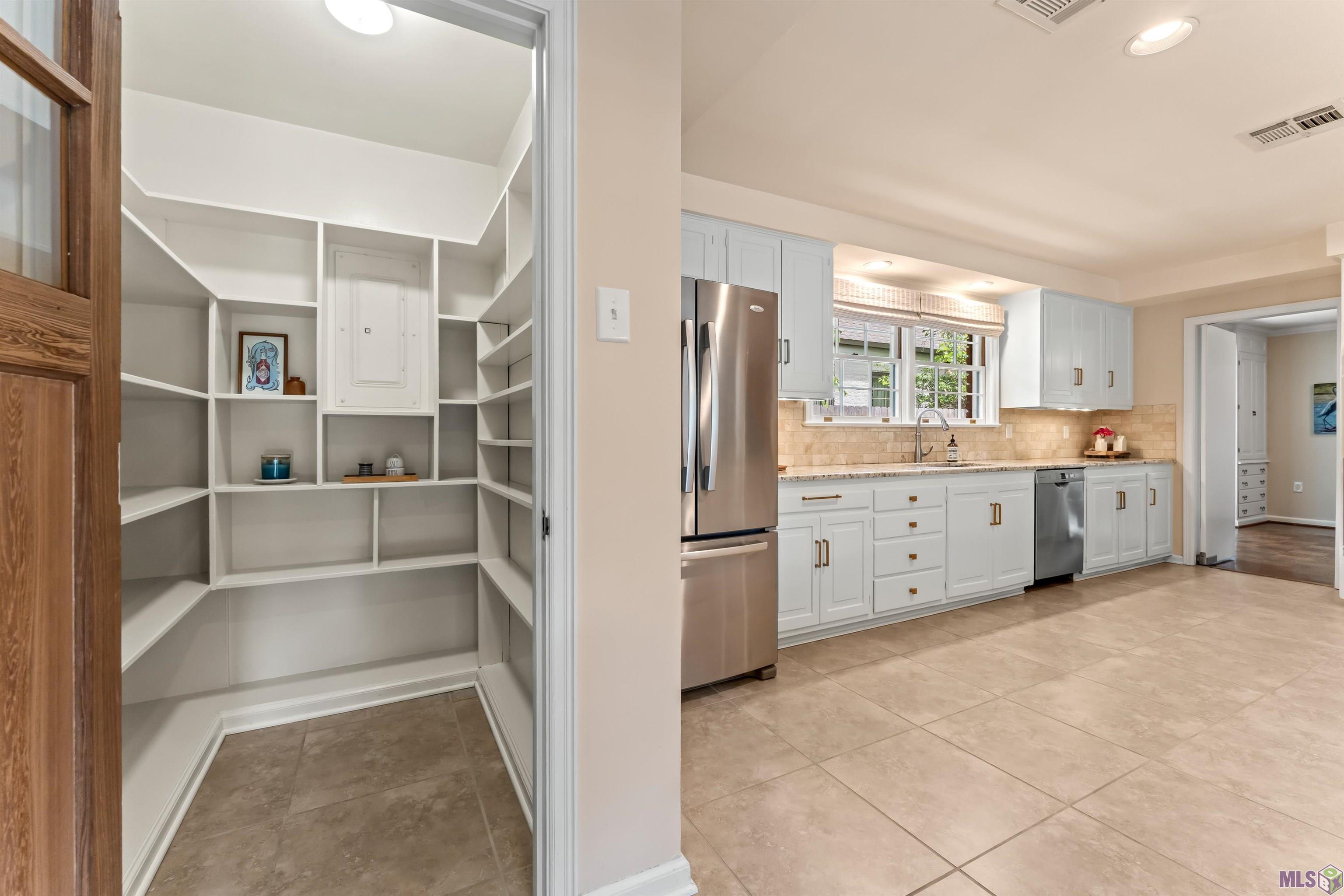 1932 Country Club Drive Baton Rouge, LA 70808 - Photo 4 of 15