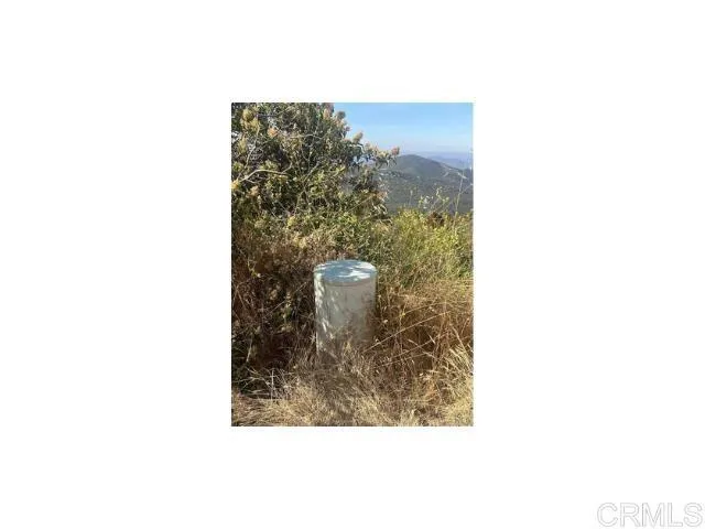 a picture of a bench in middle of a room