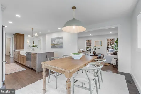 a view of a dining room and livingroom view